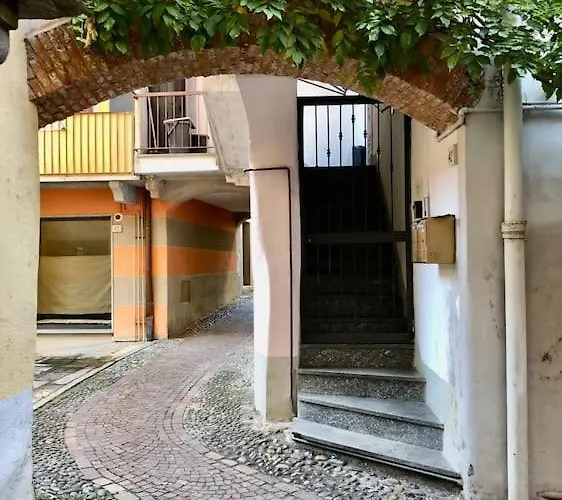Casa Del Borghetto Apartamento Intra